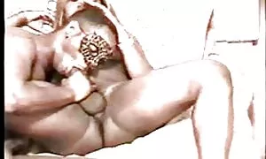 Чимэг эмэгтэйтэй хар ...