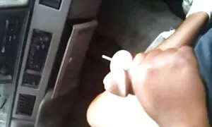 Ээж хар надад тусалд ...